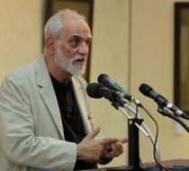 آغداشلو:گاهی مدرس هنرمندانی مانند خودش پرورش می‌دهد